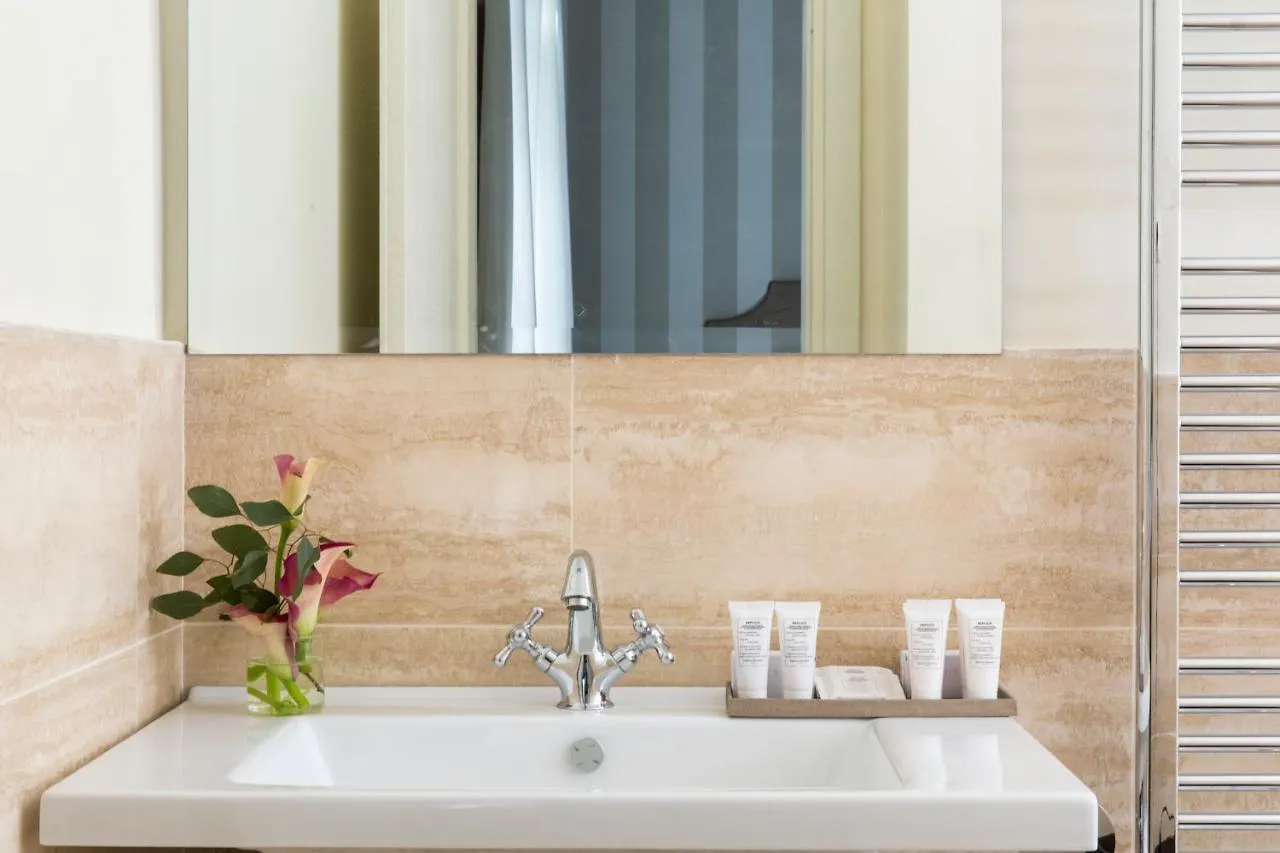 Favilla Hotel Di Charme Rom 3*,